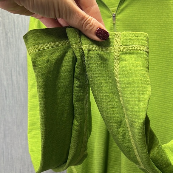 MEC green 1/4 tip long sleeve top size medium - Picture 6 of 9